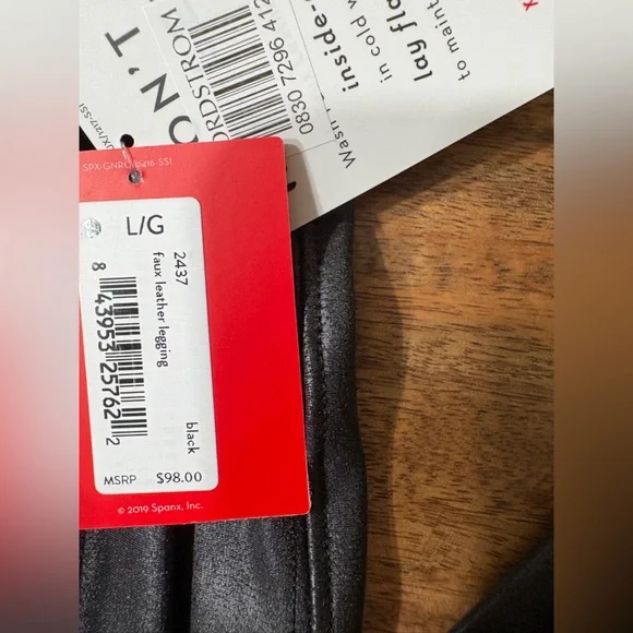 Spanx new with tags Faux Leather Leggings size Large - Picture 3 of 7